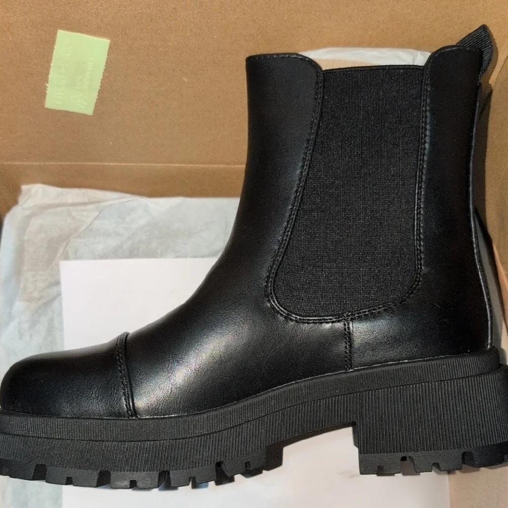 Bacia Chelsea Black Ankle Boots - Picture 5 of 9